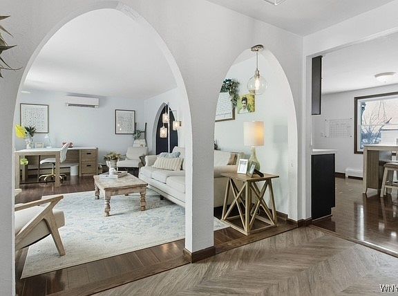 5th image of 3730 Howard Rd