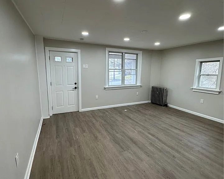 220 Crane St #1 — Photo 8