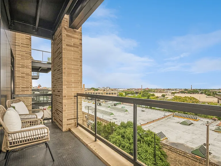 1701 W Webster Ave #608 — Photo 10