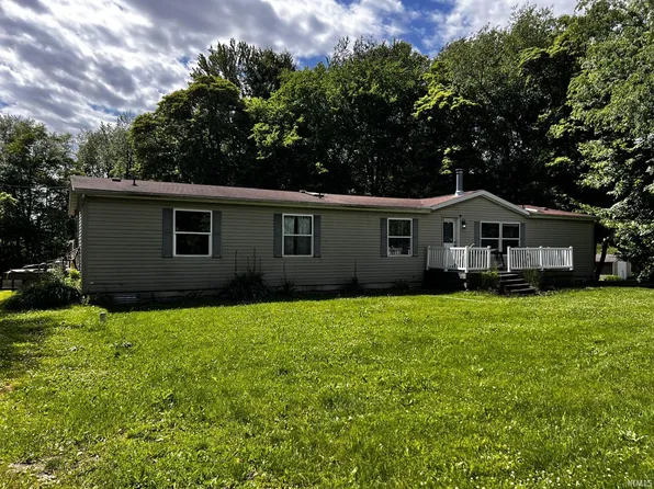 54059 Whitesell Dr, South Bend, IN 46628