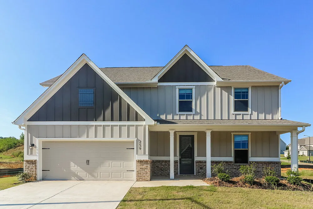 5 bed, 2.5 bath, 2623 sqft, $2,495 — Photo 1