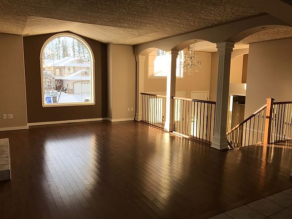 3rd image of 126A Berard Cres