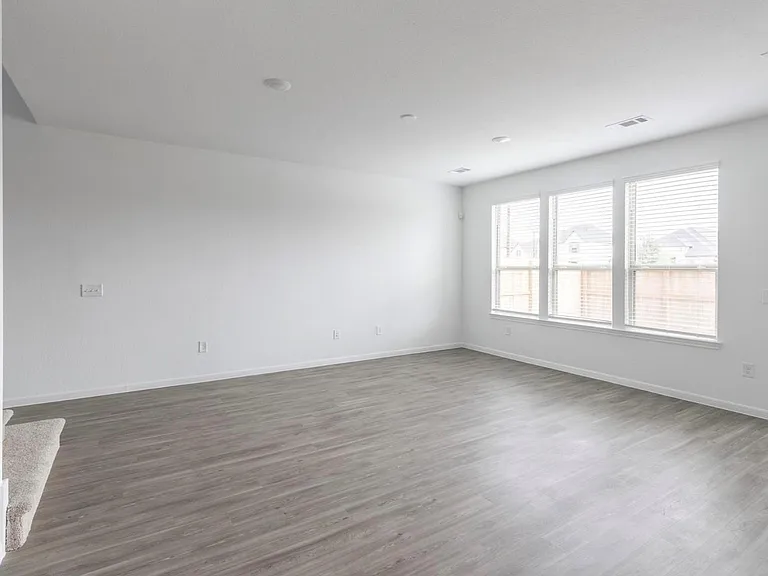 1052 Greenshank Dr — Photo 20
