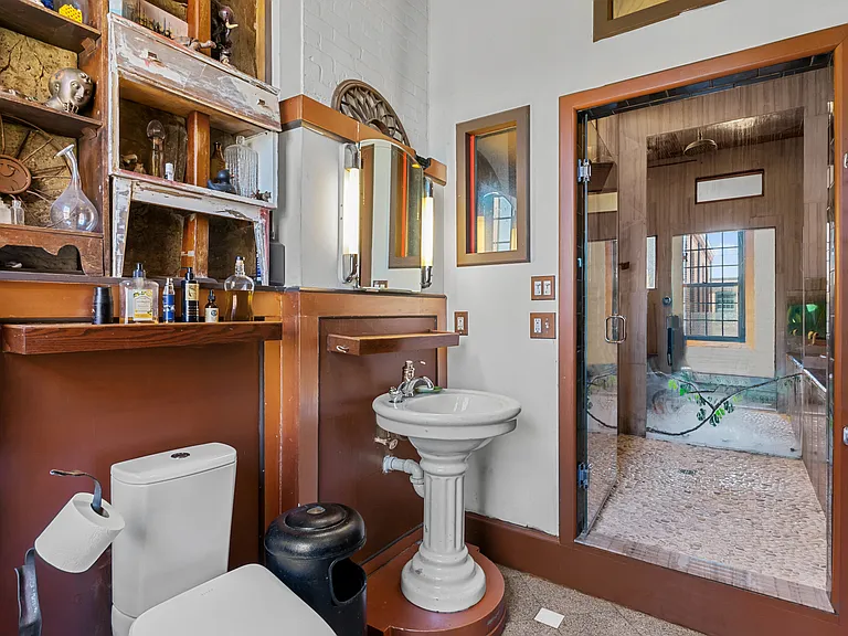 532 Kinsley Ave #205 — Photo 36
