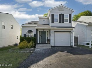 495 Chadwick Rd, Schenectady, NY 12304