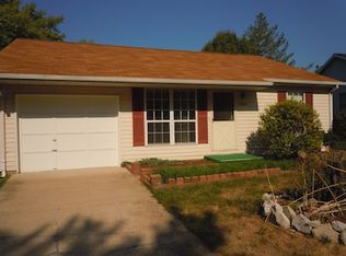 1622 S Greystone Ct, Bloomington, IN 47401