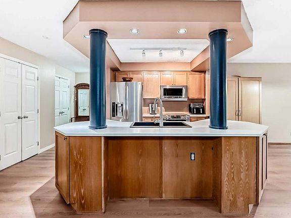 4th image of 659 E 4th Ave NE #208