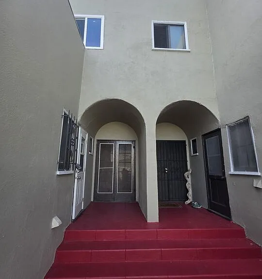 1022 S Cloverdale Ave — Photo 19