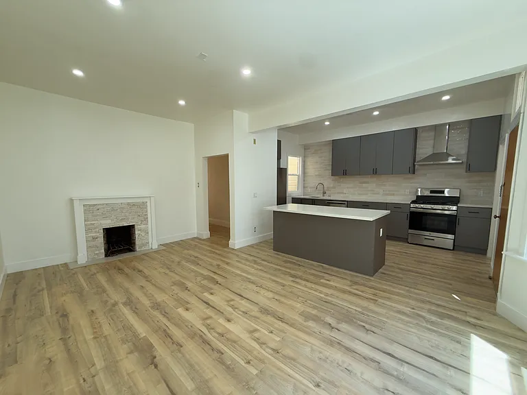 1338-1340 Hyde St #1 — Photo 2