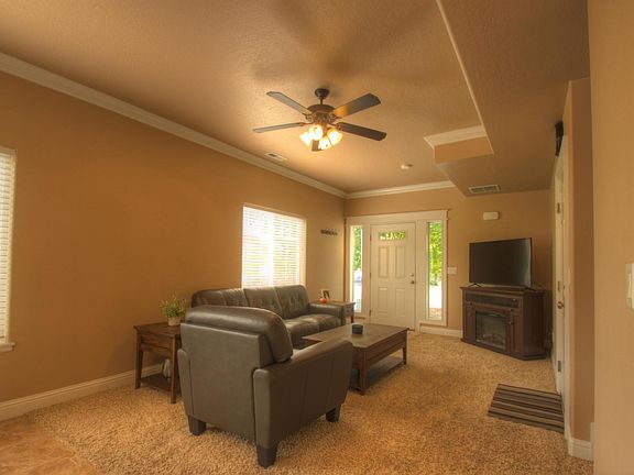 3rd image of 3614 B Fassett Dr