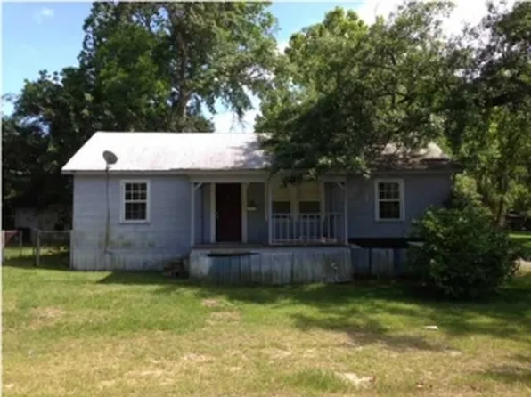 223 Thompson Blvd, Chickasaw, AL 36611