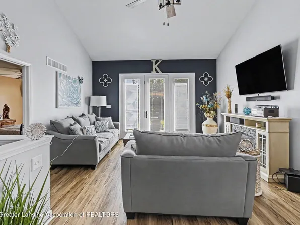 4017 Eastbridge Circle Rd, Stockbridge, MI 49285