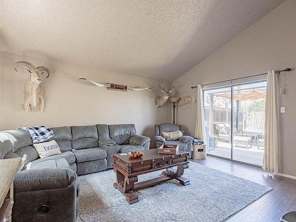 5th image of 6347 Christopher Ln