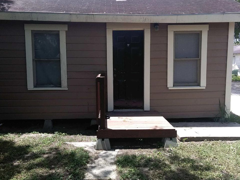 1st image of 615 1/2 W Kleberg Ave