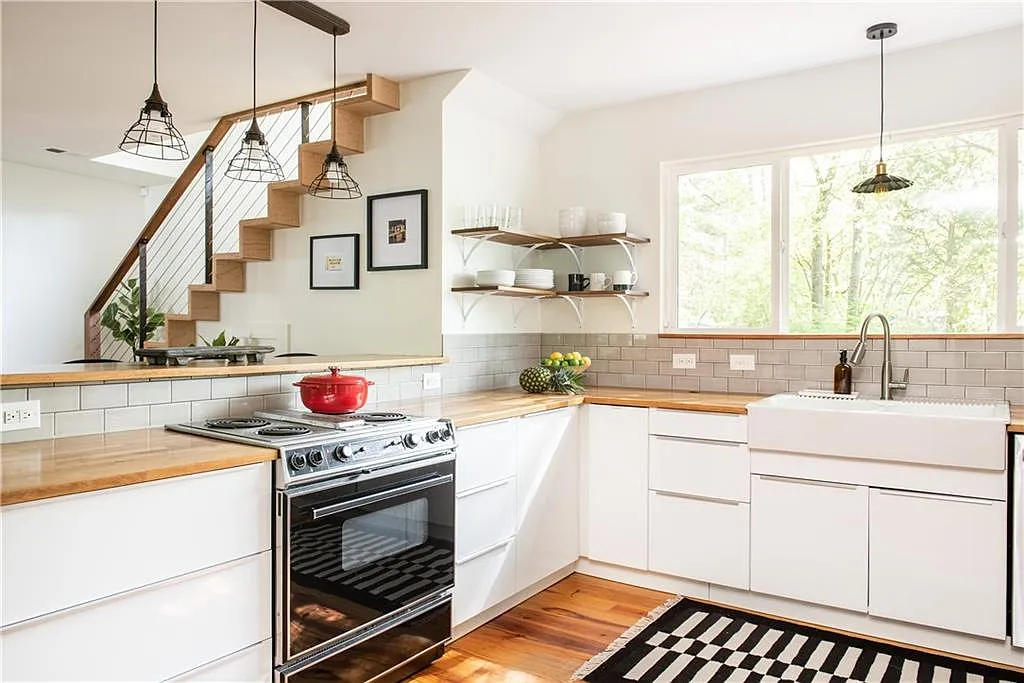 3 bed, 2.5 bath, 1764 sqft, $6,000 — Photo 4