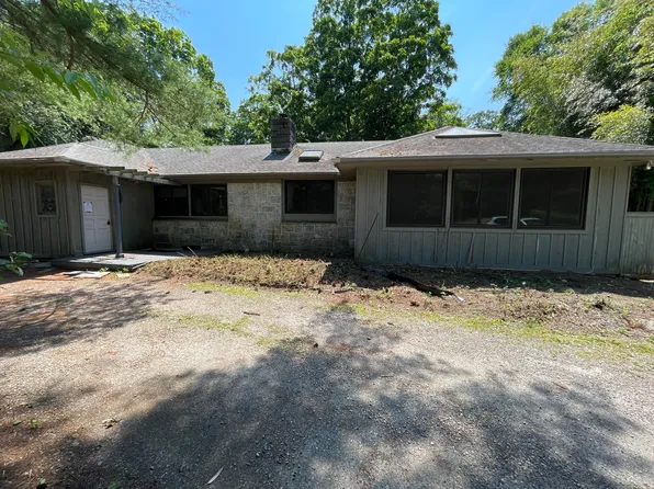 1000 Smith Ridge Road, New Canaan, CT 06840