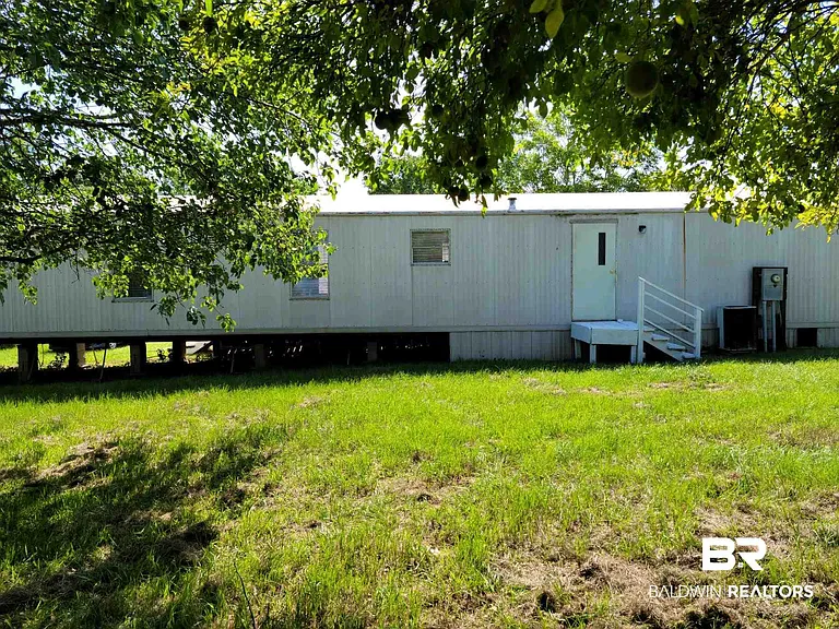 426 Robin Cir — Photo 14