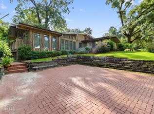 6700 S Shore Dr, Ocean Springs, MS 39564