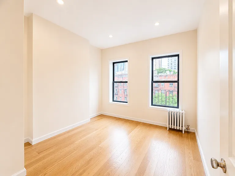 745 9th Ave #5N — Photo 7