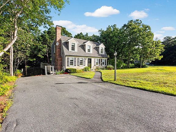 3rd image of 126 Old Colony Drive