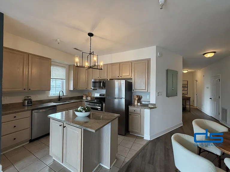 706 Williams Lndg #706 — Photo 4