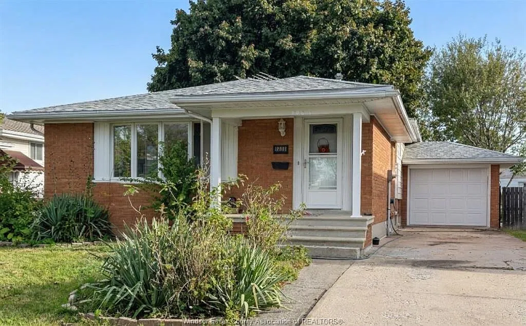 4 bed, 1.5 bath, $2,390 — Photo 1