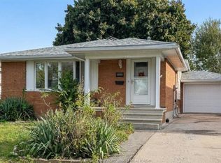 2938 Rushton Dr, Windsor, ON N8R 1M4