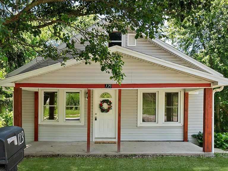 123 E Main St — Photo 4