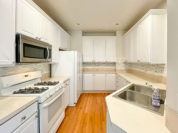 3rd image of 15231 25th Ave W #15231