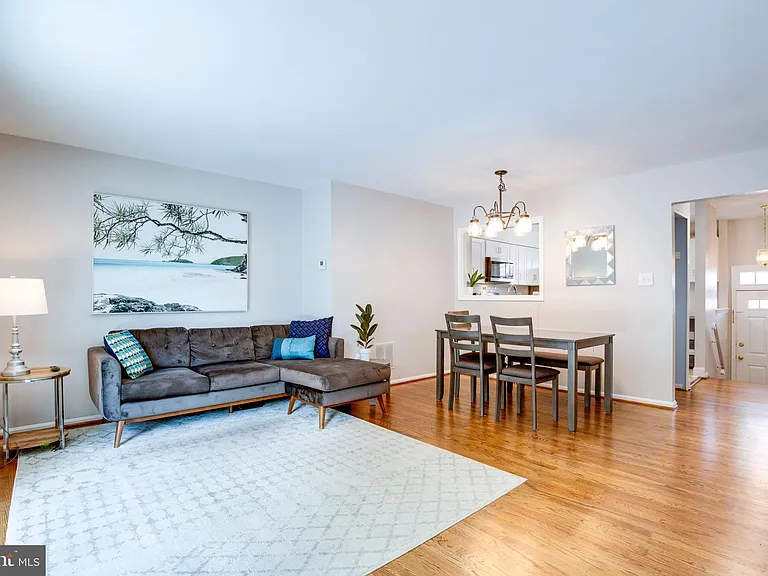 8657 Dellway Ln — Photo 16