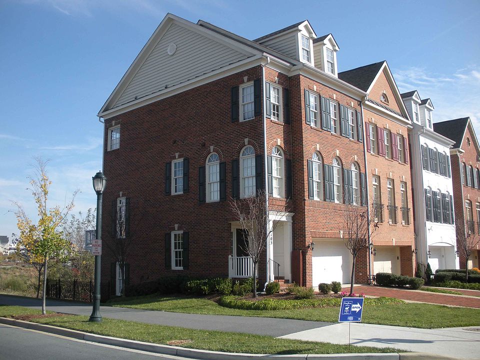 Luxury townhome(Add Caption)