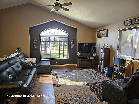 3rd image of 8221 Fairwood Dr