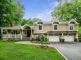 26 Dogwood Ter, Ramsey, NJ 07446