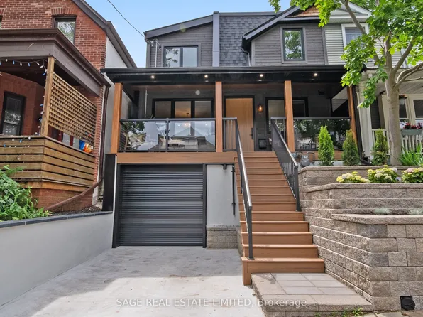 116 Lee Ave, Toronto, ON M4E 2P3