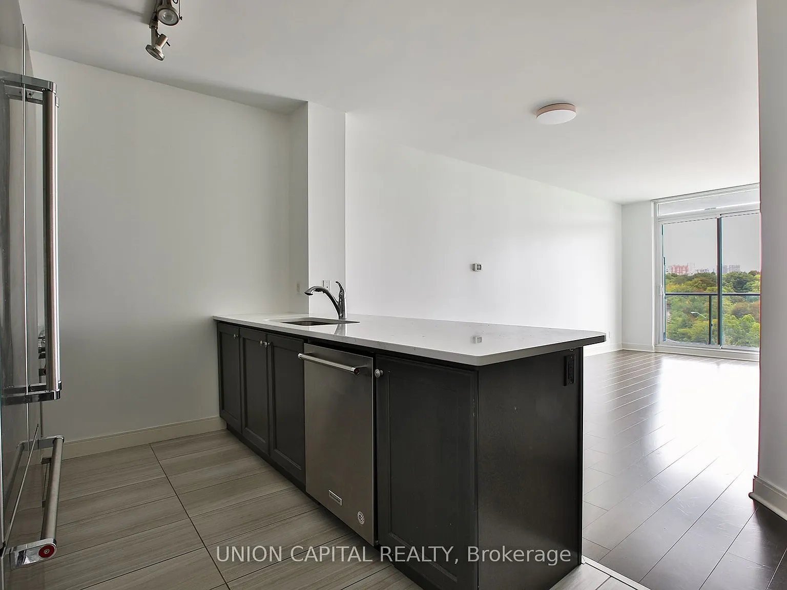 2 bed, $3,500 — Photo 2