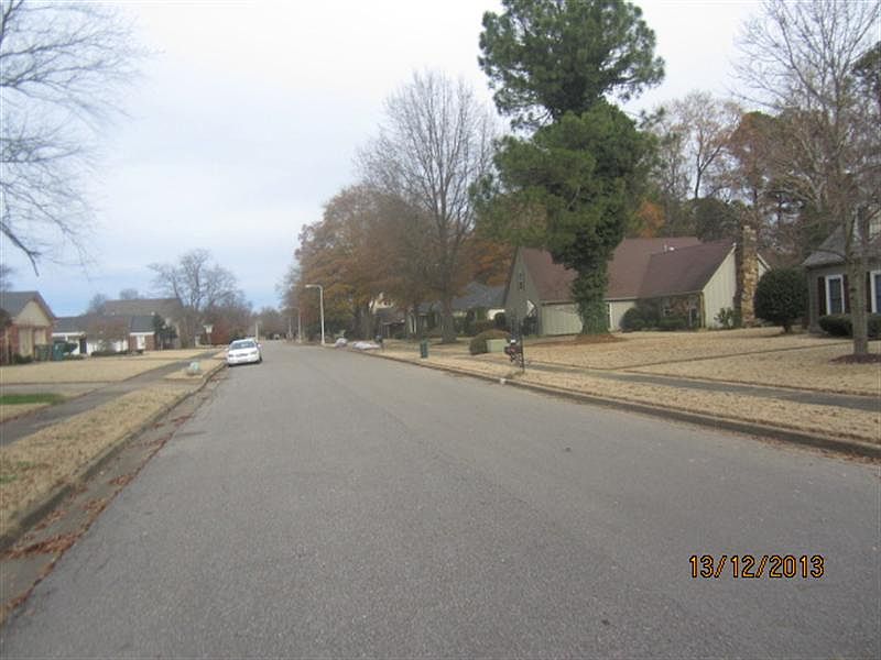 2nd image of 6746 Massey Ln