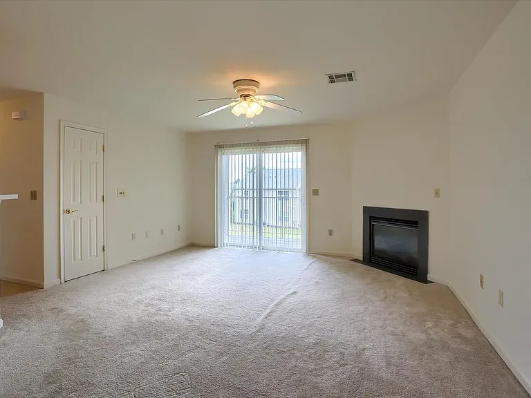 136 Cardinal Ln — Photo 6
