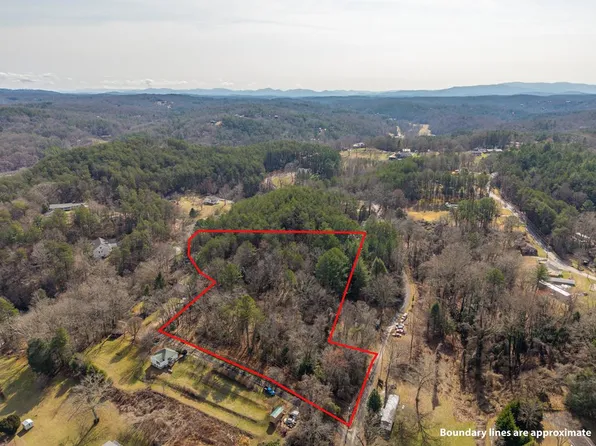 5 Thurman St, Mc Caysville, GA 30555