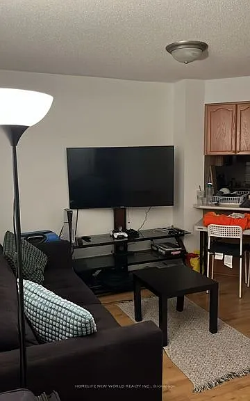 909 Bay St #407 — Photo 6