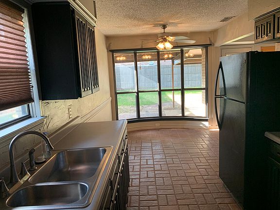 5th image of 107 Karen Ct