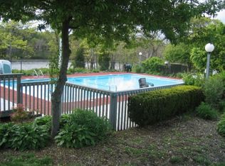 1 Beaver Lake Ct, Westhampton, NY 11977