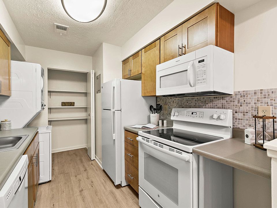 Contemporary Kitchen Style (shown here in a 2-bedroom floor plan)