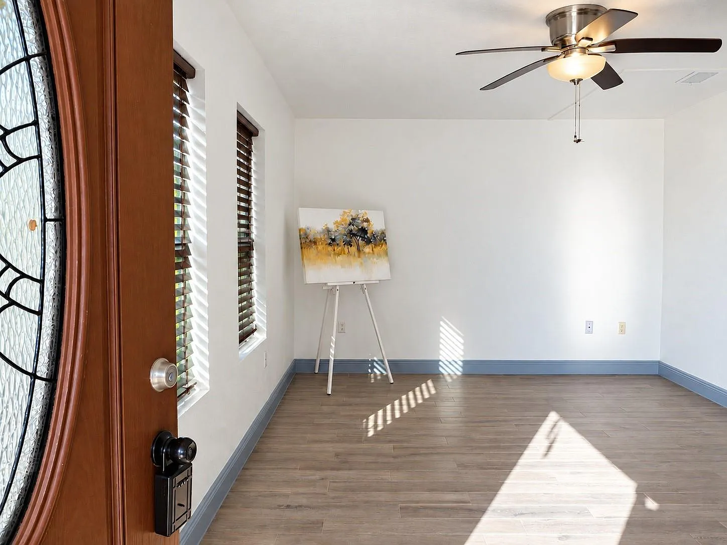 3 bed, 1.0 bath, 940 sqft, $1,550 — Photo 2