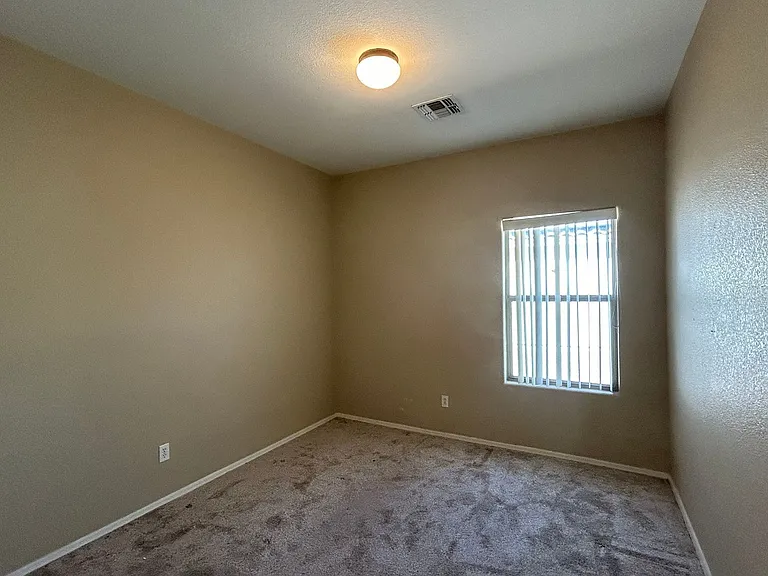 25758 W Nancy Ln — Photo 9
