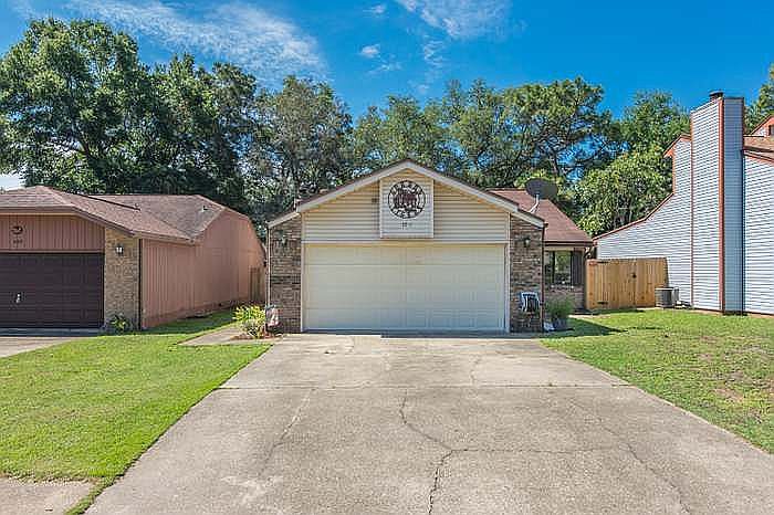1st image of 1011 Alderwood Way
