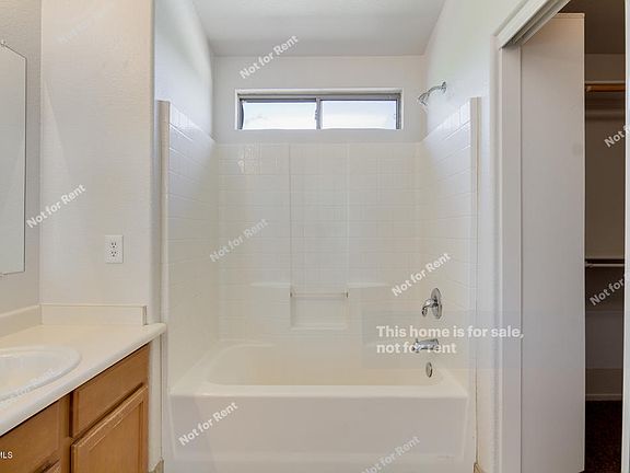 4th image of 881 E Pollino St