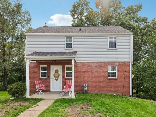 6 Solar Dr, Ambridge, PA 15003