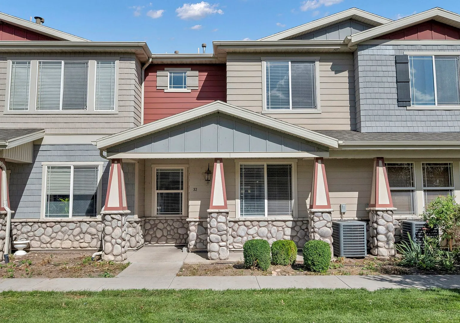 Beautiful Pleasant Grove Townhome for Rent — Photo 1