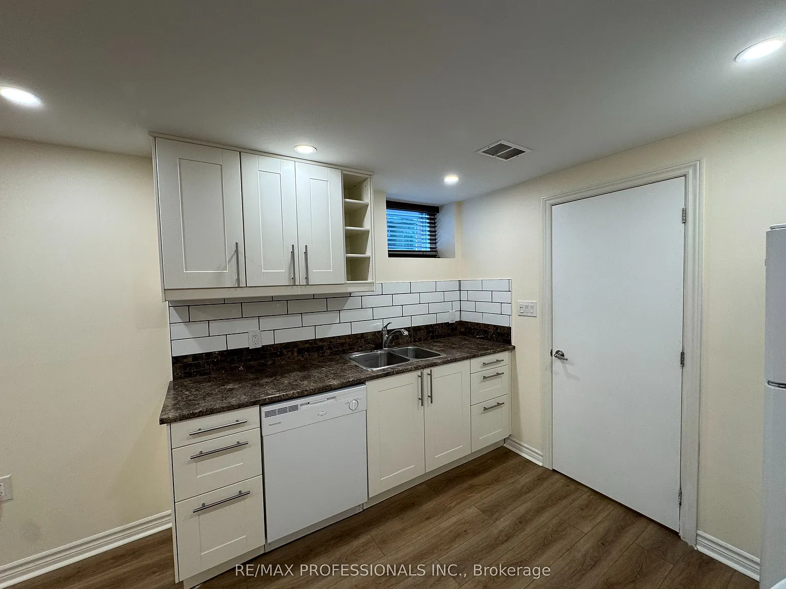2 bed, $2,200 — Photo 2