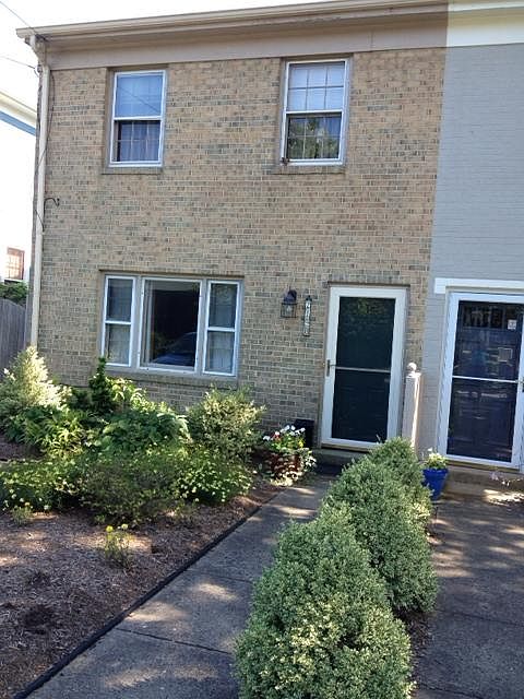 1st image of 219B E Windsor Ave
